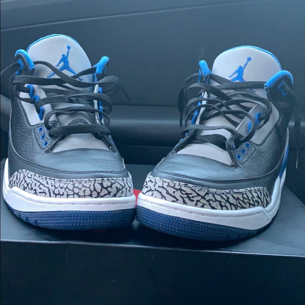 Jordan sport blue 3’s